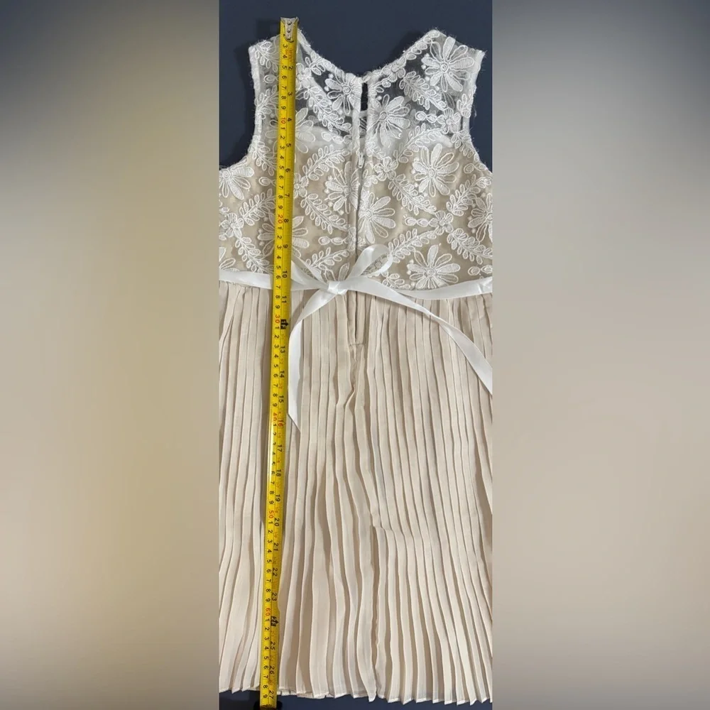 Little Girl's Dress. Pageant.  Special occasions. 6X  SKU 8